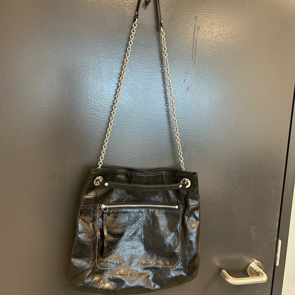 Coach cracked shiny leather Shoulder tote very good condition with Chain strap - Picture 3 of 16